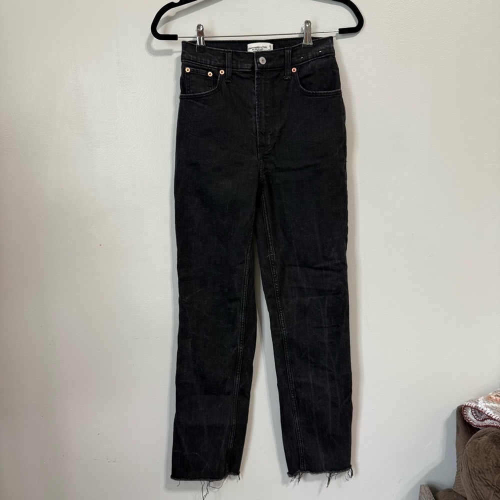 Abercrombie and Fitch The 90s Straight Ultra High Rise Black Denim Jeans Sz 26 R